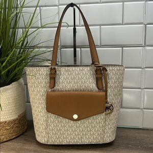 9452 Michael Kors Tan and Cream Signature Tote 254509452